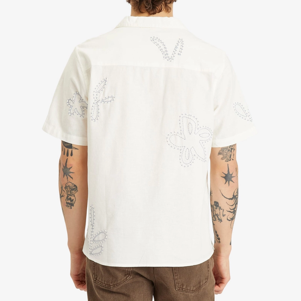 Wax London Men's Didcot Oversized Floral Vacation Shirt Ecru/Pale Blue